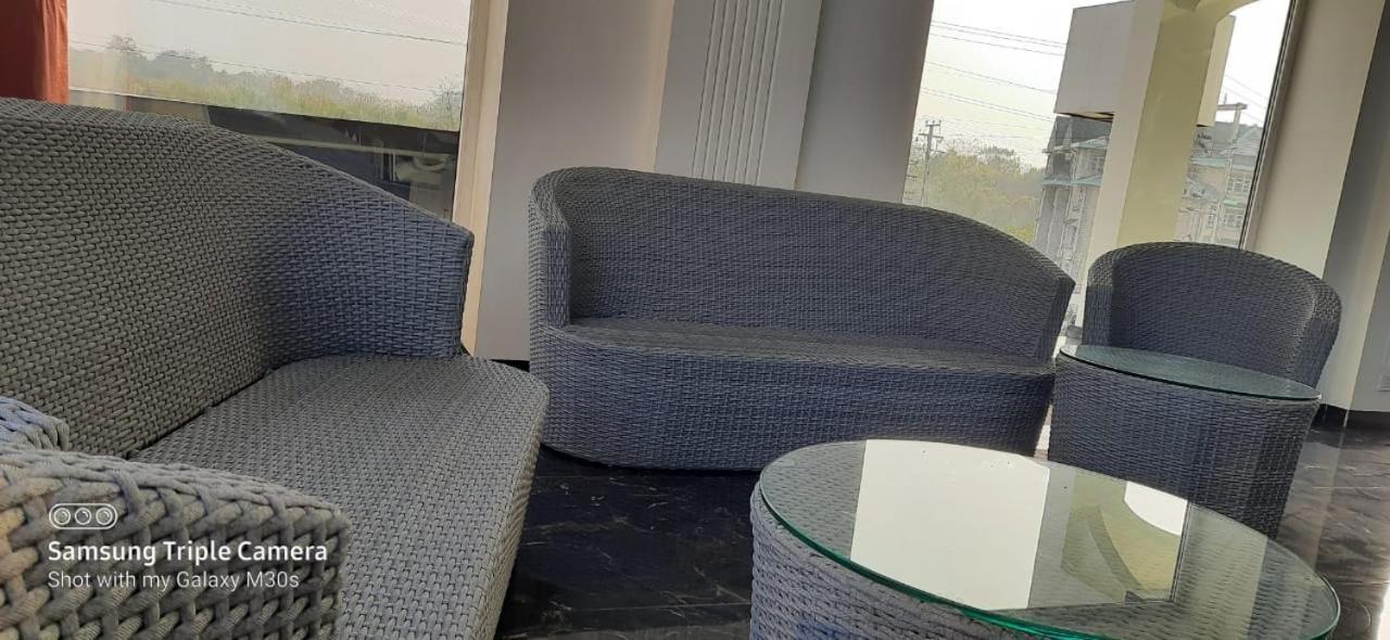 Dayal Hotel Уна Экстерьер фото